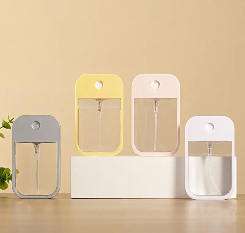 সৰু খালী সমতল ক্ৰেডিট কাৰ্ড ৰিফিল কৰিব পৰা ফাইন মিষ্ট স্প্ৰে বটল